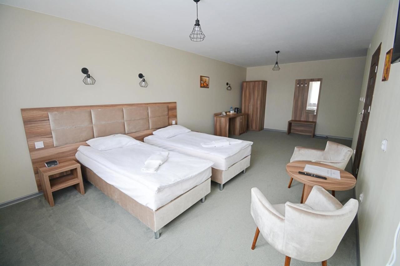 Отель Hotel Awis Кутно-26