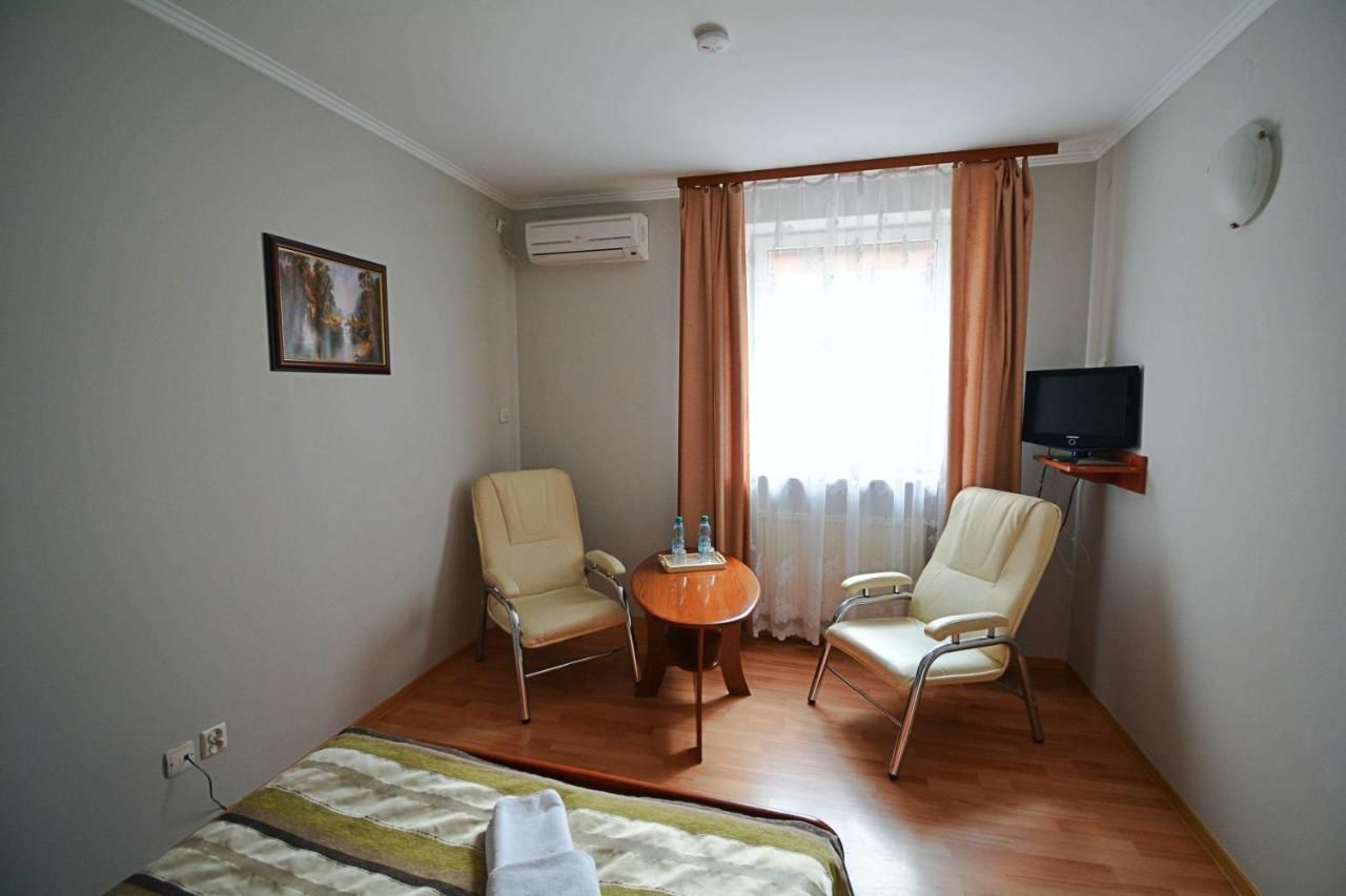 Отель Hotel Awis Кутно-11